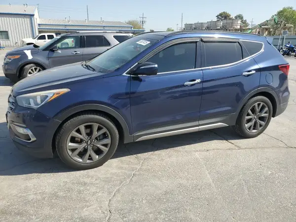 5XYZWDLA8JG509542 2018 HYUNDAI SANTA FE - Image 1