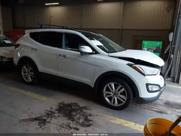 5XYZWDLA9GG332203 2016 HYUNDAI SANTA FE - Image 1