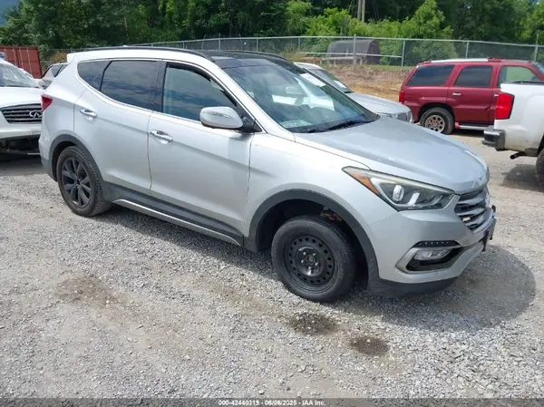 5XYZWDLA9HG418533 2017 HYUNDAI SANTA FE - Image 1