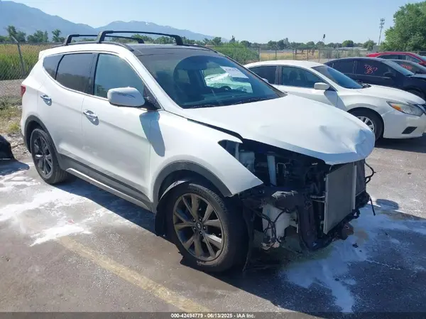 5XYZWDLA9HG481809 2017 HYUNDAI SANTA FE - Image 1