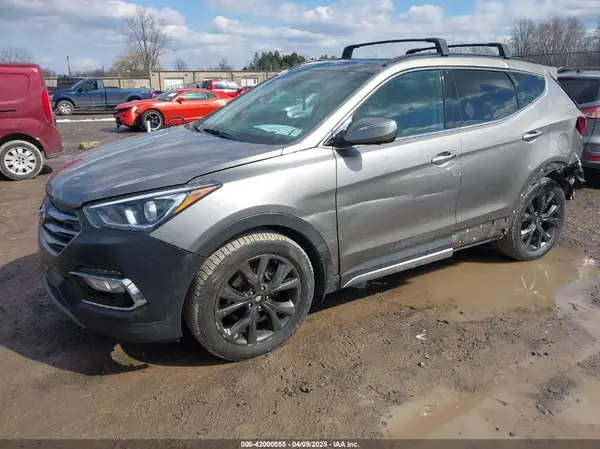 5XYZWDLA9JG518332 2018 HYUNDAI SANTA FE - Image 2