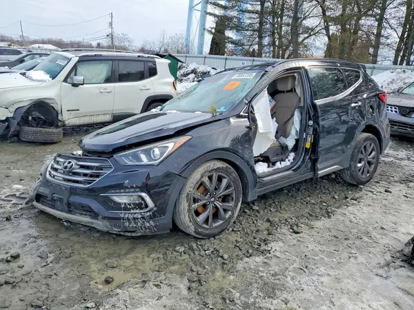 5XYZWDLA9JG561469 2018 HYUNDAI SANTA FE - Image 1