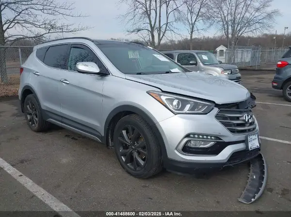 5XYZWDLAXJG508442 2018 HYUNDAI SANTA FE - Image 1