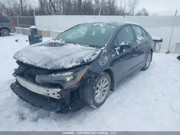 5YFB4MBE7NP104219 2022 TOYOTA COROLLA - Image 2