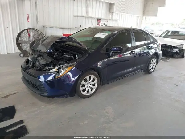 5YFB4MDE0PP038175 2023 TOYOTA COROLLA - Image 2