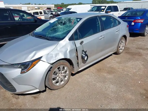 5YFB4MDE0RP135427 2024 TOYOTA COROLLA - Image 2