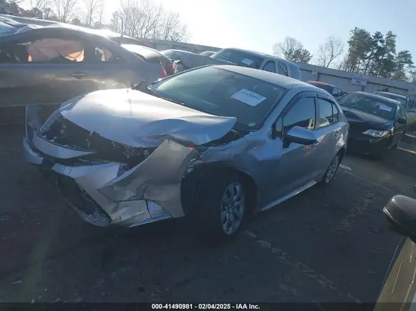 5YFB4MDE0RP190640 2024 TOYOTA COROLLA - Image 2