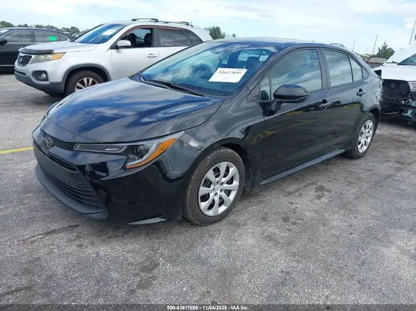 5YFB4MDE0SP237798 2025 TOYOTA COROLLA - Image 2