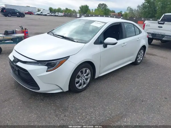 5YFB4MDE0SP268484 2025 TOYOTA COROLLA - Image 2
