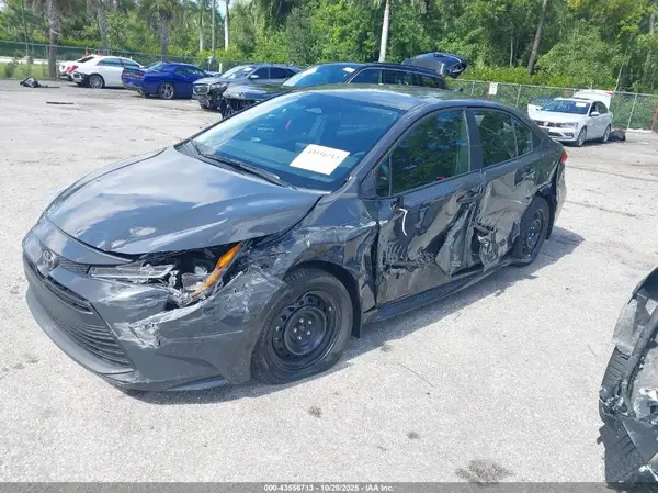 5YFB4MDE0SP357584 2025 TOYOTA COROLLA - Image 2