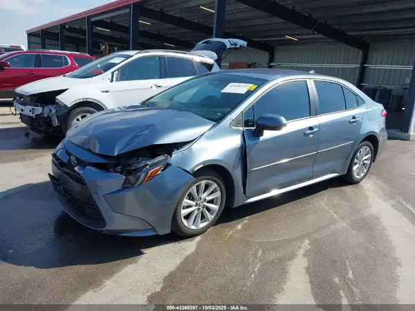 5YFB4MDE1PP076577 2023 TOYOTA COROLLA - Image 2