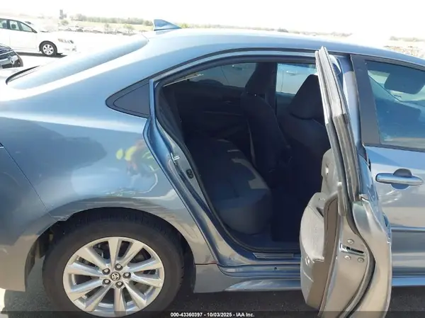 5YFB4MDE1PP076577 2023 TOYOTA COROLLA - Image 8