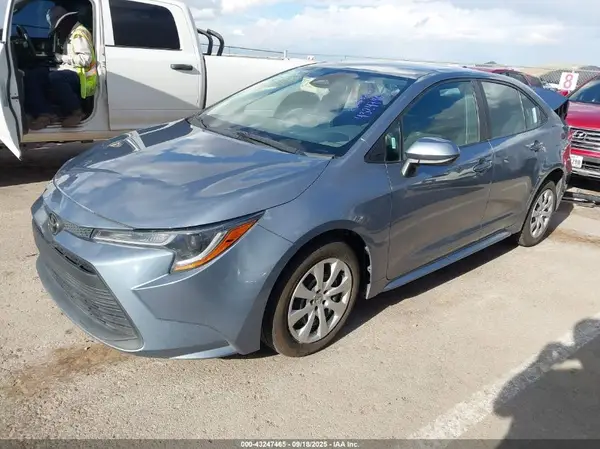 5YFB4MDE1RP133766 2024 TOYOTA COROLLA - Image 2