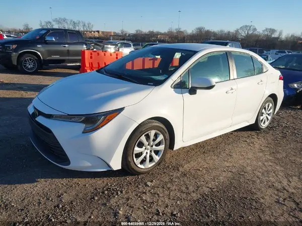 5YFB4MDE1RP152799 2024 TOYOTA COROLLA - Image 2