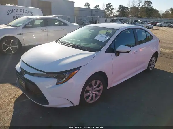 5YFB4MDE1RP196270 2024 TOYOTA COROLLA - Image 2