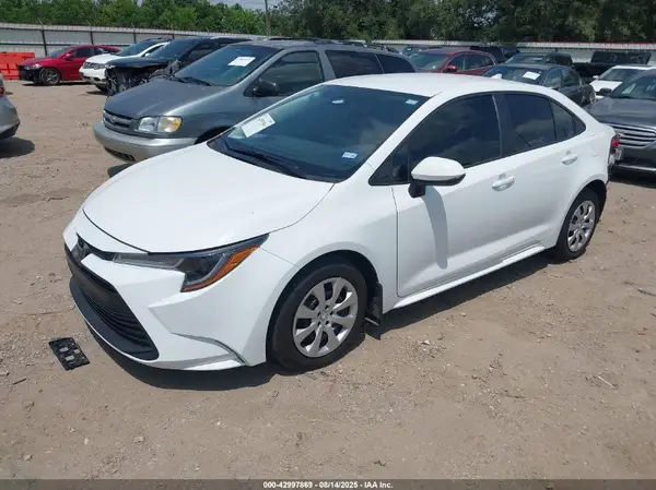 5YFB4MDE1SP238054 2025 TOYOTA COROLLA - Image 2