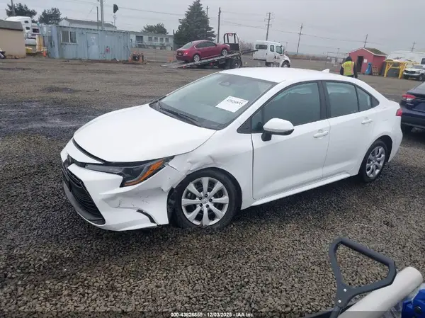 5YFB4MDE1SP277338 2025 TOYOTA COROLLA - Image 2