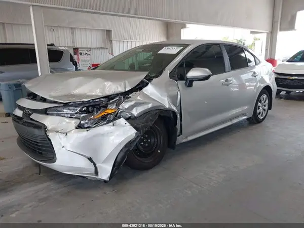 5YFB4MDE1SP292857 2025 TOYOTA COROLLA - Image 2