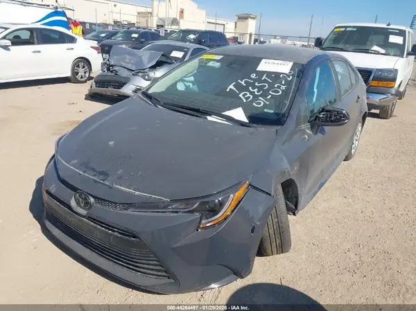 5YFB4MDE1SP303775 2025 TOYOTA COROLLA - Image 2