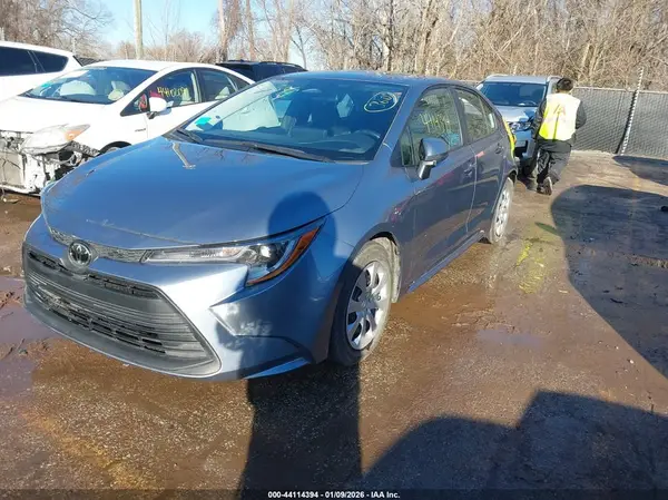 5YFB4MDE1SP304439 2025 TOYOTA COROLLA - Image 2