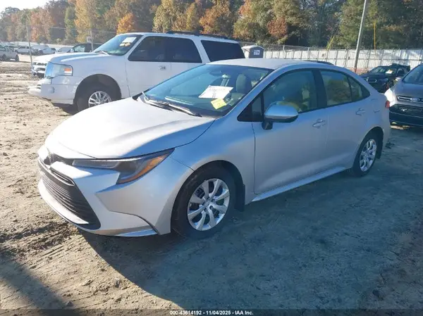 5YFB4MDE1SP352667 2025 TOYOTA COROLLA - Image 2