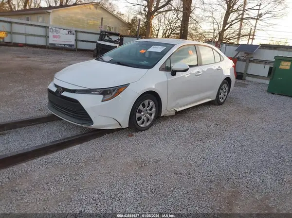 5YFB4MDE2RP138913 2024 TOYOTA COROLLA - Image 2