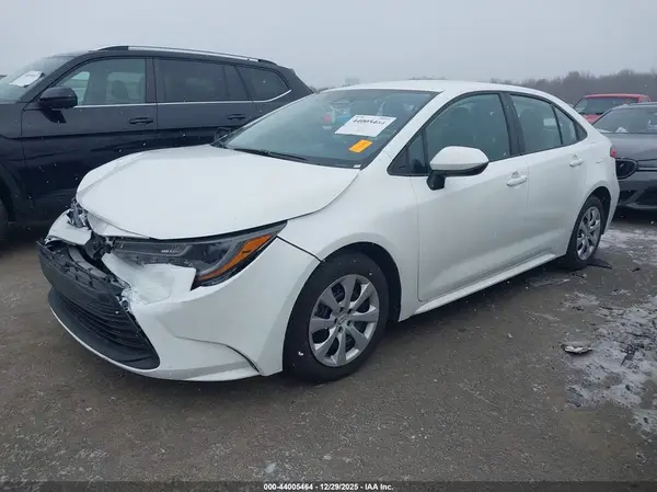 5YFB4MDE2SP248303 2025 TOYOTA COROLLA - Image 2