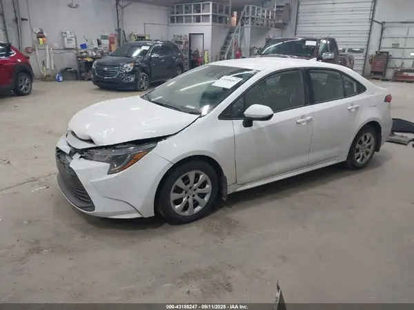 5YFB4MDE2SP276134 2025 TOYOTA COROLLA - Image 2