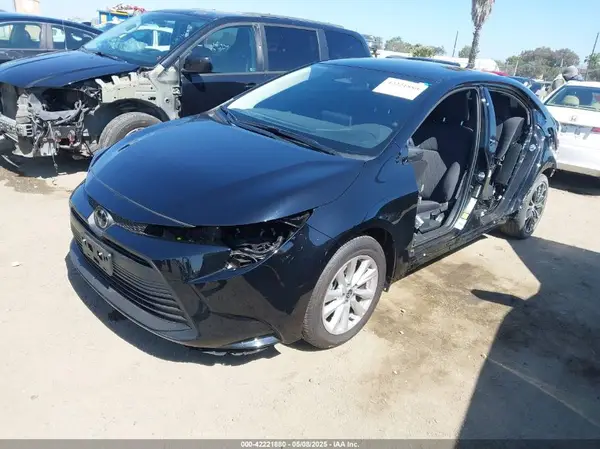 5YFB4MDE2SP276201 2025 TOYOTA COROLLA - Image 2