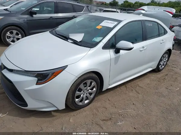 5YFB4MDE2SP298229 2025 TOYOTA COROLLA - Image 2