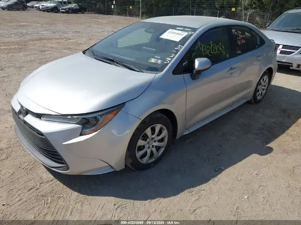 5YFB4MDE2SP305096 2025 TOYOTA COROLLA - Image 2