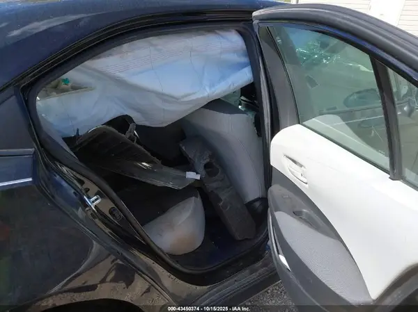 5YFB4MDE3PP016008 2023 TOYOTA COROLLA - Image 8