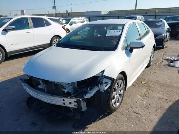 5YFB4MDE3PP017868 2023 TOYOTA COROLLA - Image 2