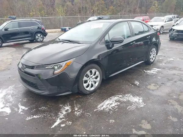 5YFB4MDE3PP056573 2023 TOYOTA COROLLA - Image 2