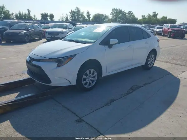 5YFB4MDE3RP084716 2024 TOYOTA COROLLA - Image 2