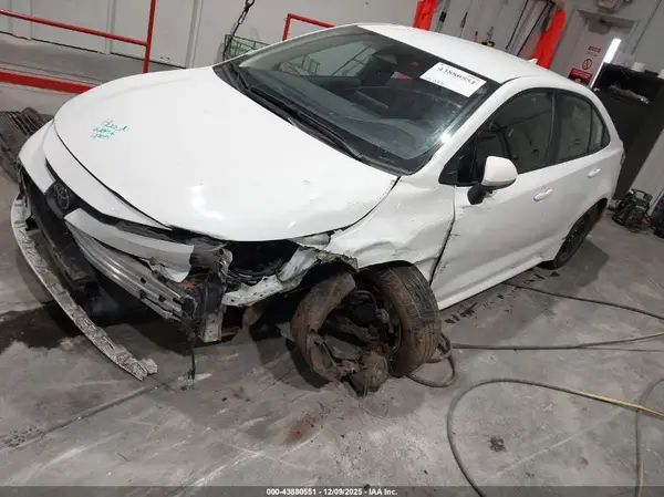 5YFB4MDE3RP108030 2024 TOYOTA COROLLA - Image 2