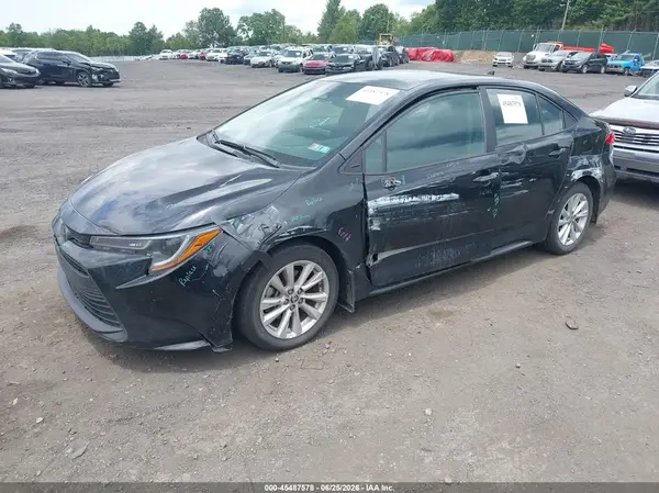5YFB4MDE3RP133963 2024 TOYOTA COROLLA - Image 2