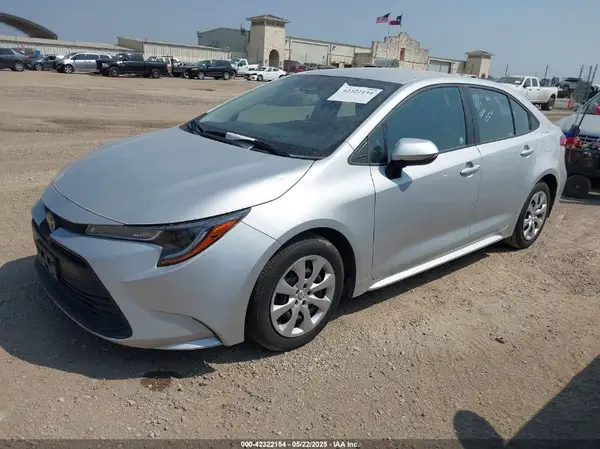 5YFB4MDE3RP138094 2024 TOYOTA COROLLA - Image 2