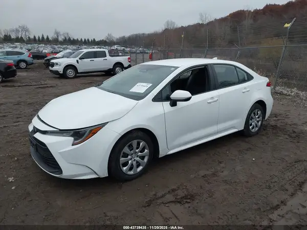 5YFB4MDE3RP142792 2024 TOYOTA COROLLA - Image 2