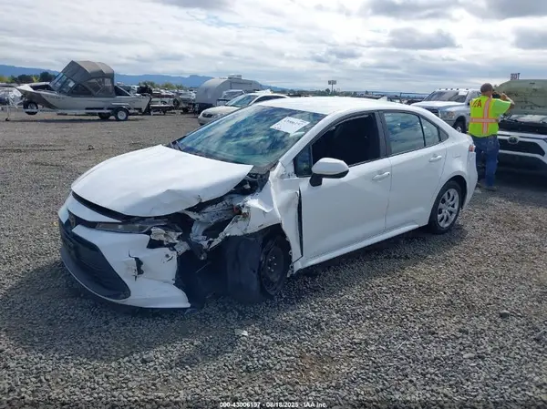 5YFB4MDE3RP175419 2024 TOYOTA COROLLA - Image 2
