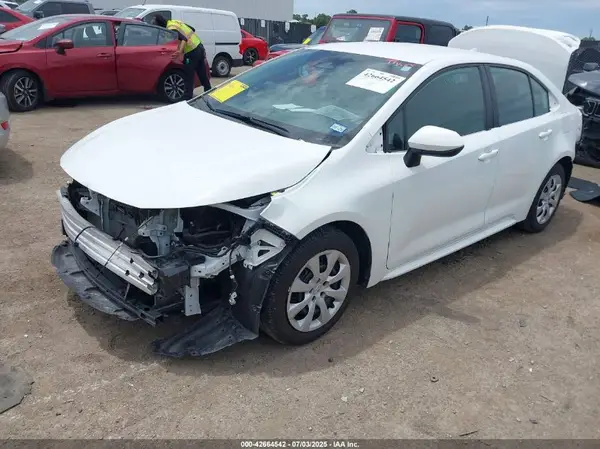 5YFB4MDE3RP183021 2024 TOYOTA COROLLA - Image 2