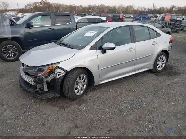 5YFB4MDE3RP188977 2024 TOYOTA COROLLA - Image 2