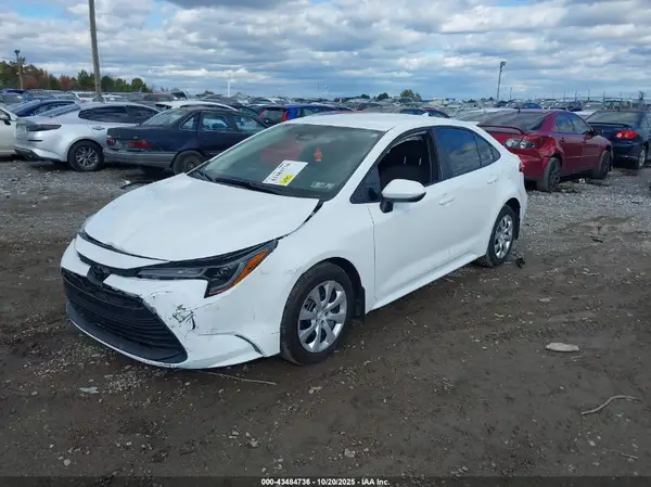 5YFB4MDE3RP195282 2024 TOYOTA COROLLA - Image 2
