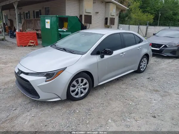 5YFB4MDE3RP206555 2024 TOYOTA COROLLA - Image 2