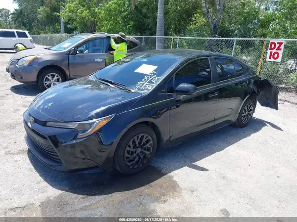 5YFB4MDE3RP210539 2024 TOYOTA COROLLA - Image 2