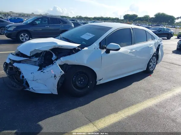 5YFB4MDE3RP213957 2024 TOYOTA COROLLA - Image 2