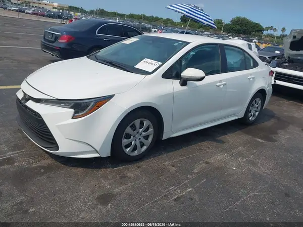 5YFB4MDE3RP215398 2024 TOYOTA COROLLA - Image 2