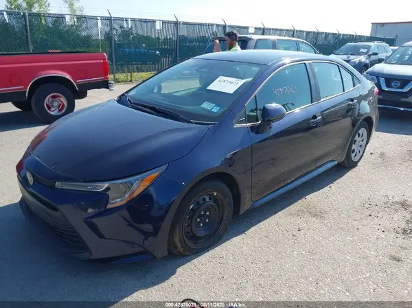 5YFB4MDE3RP215711 2024 TOYOTA COROLLA - Image 2