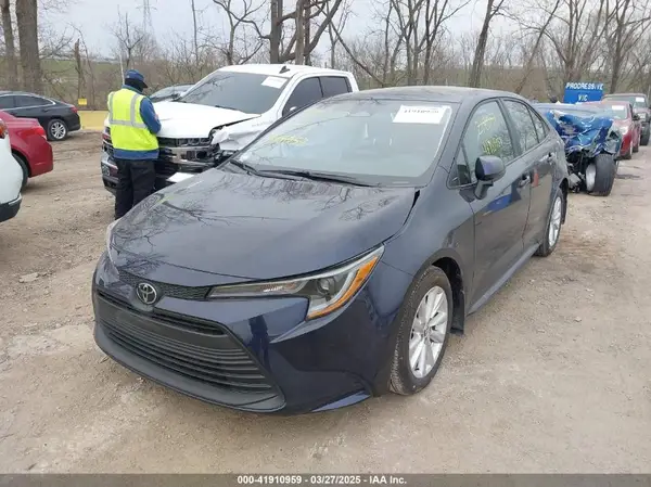 5YFB4MDE3RP218057 2024 TOYOTA COROLLA - Image 2