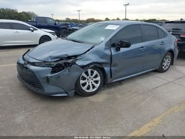 5YFB4MDE3RP224683 2024 TOYOTA COROLLA - Image 2
